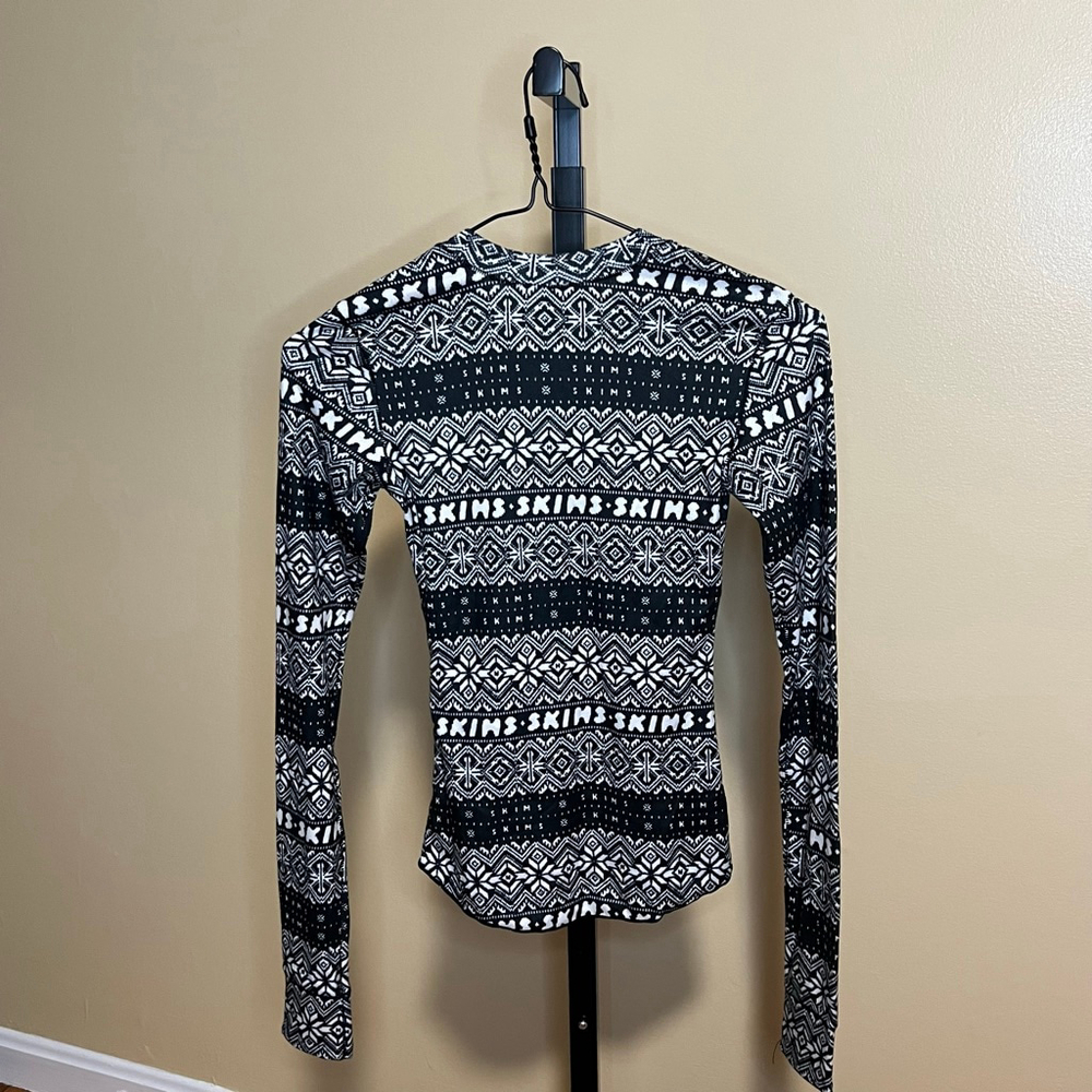 Women's SKIMS Long Sleeve Top Black/White Pattern Size XXS - Picture 3 of 3
